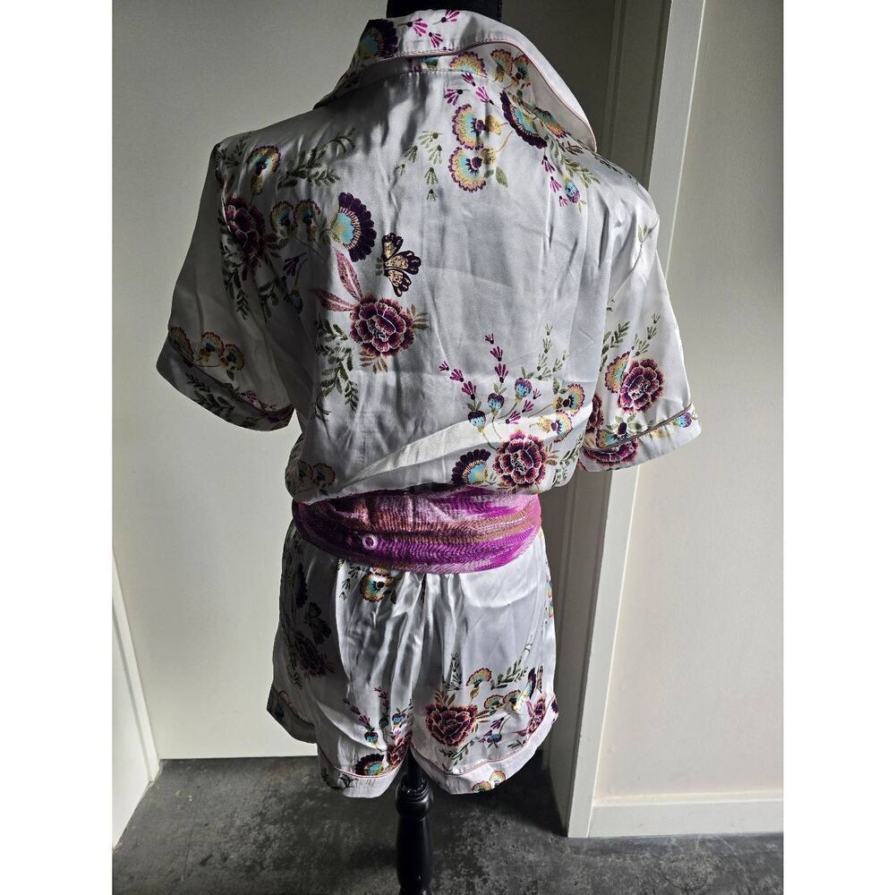 TIMING FLORAL ROMPER - Picture 5 of 9